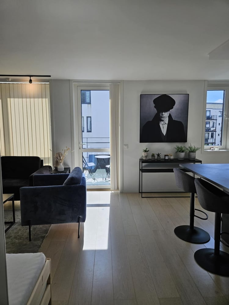 Free Parking Space, Balcony, Prime Location, Billede 13