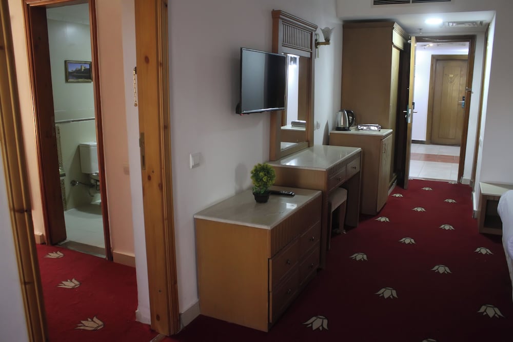 Panoramic Room