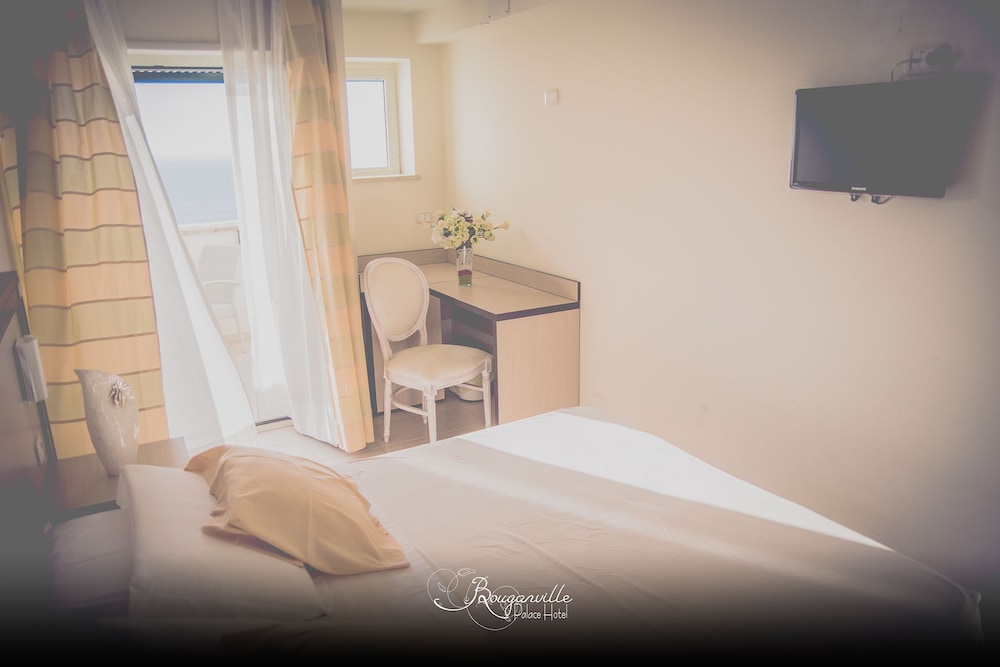 Deluxe Double Room Single Use, Balcony, Tower photo 2