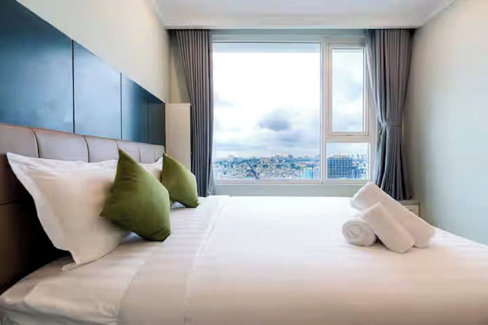 Family Suite, 3 Bedrooms, Club Lounge Access, City View photo 3
