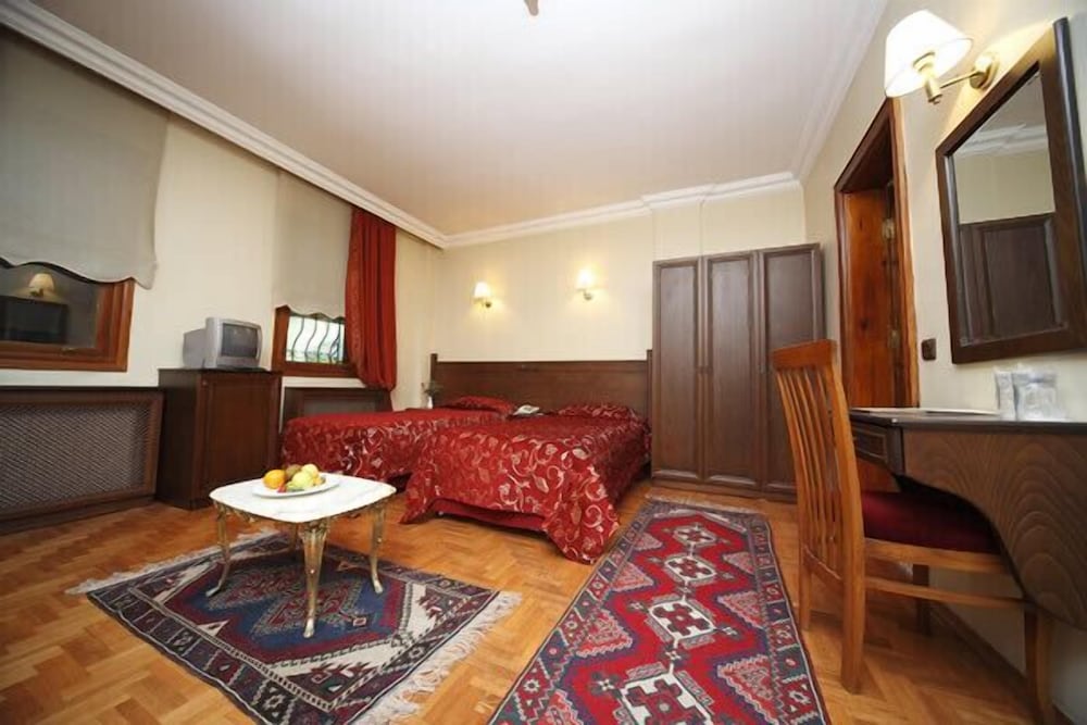 Family Quadruple Room photo 3