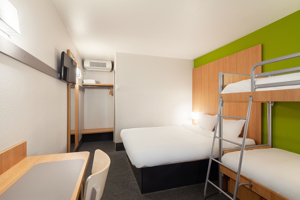 Quadruple Room, Non Smoking photo 3