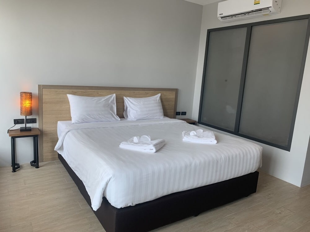 Deluxe Double Room - Photo 10