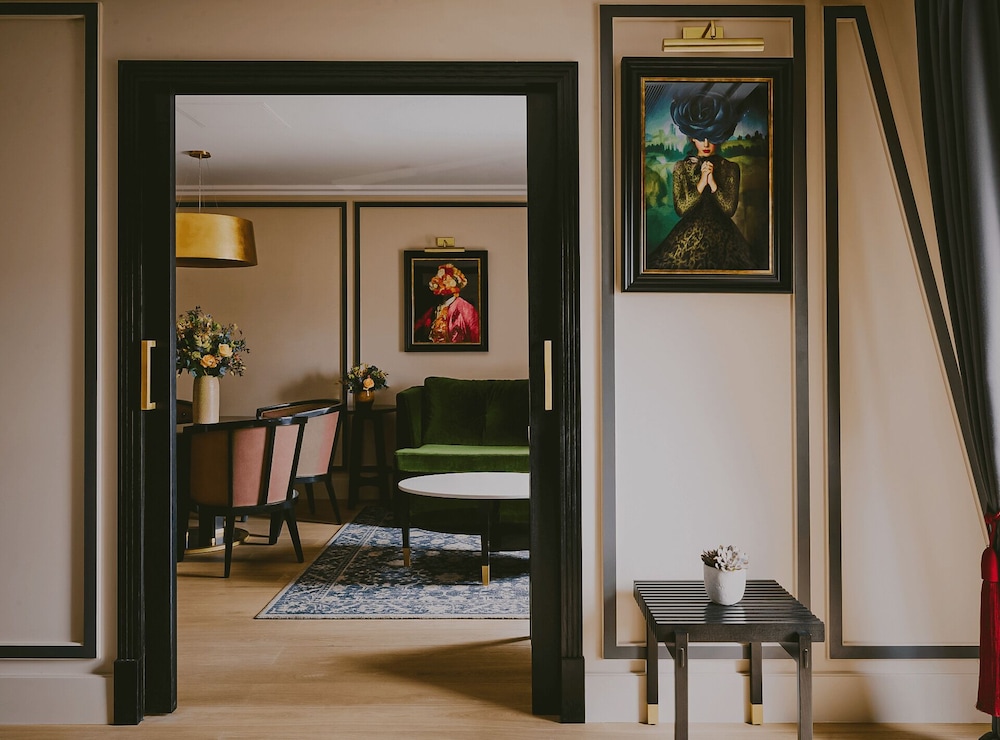 Suite (Fifth Floor ) photo 3