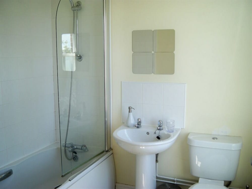 Double Room, Ensuite - Photo 2