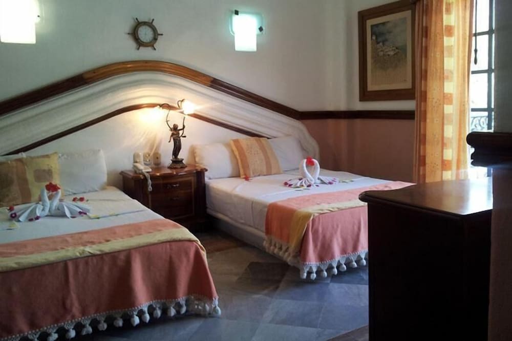 Junior Room, 2 Doble Beds photo 3