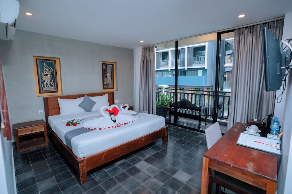 Deluxe Double Room, 1 King Bed photo 2