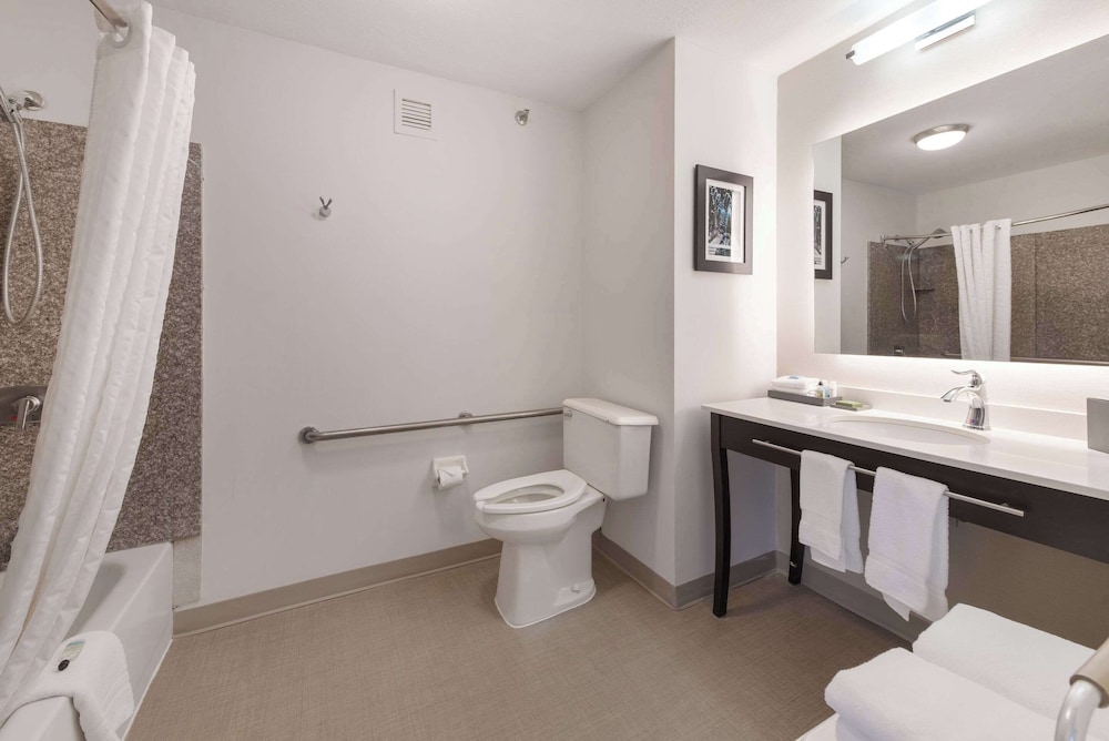 The Blu Hotel Blue Ash Cincinnati, an Ascend Collection Hotel, Foto 3