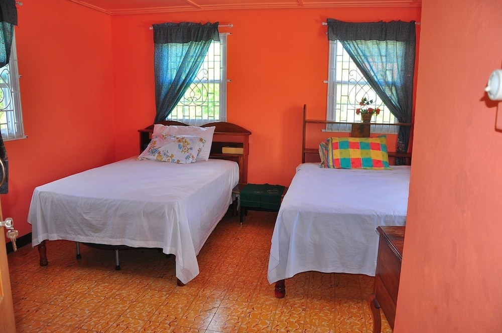 Standard Room, 2 Double Beds, Mountain View photo 2