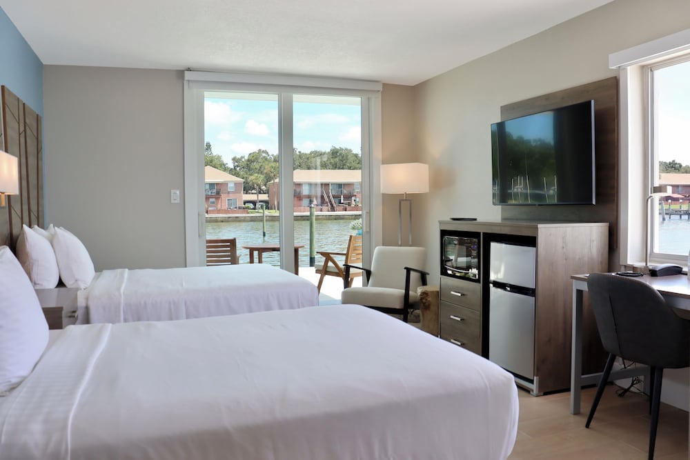 Premier Waterside 2 Bedroom Suite - Photo 2