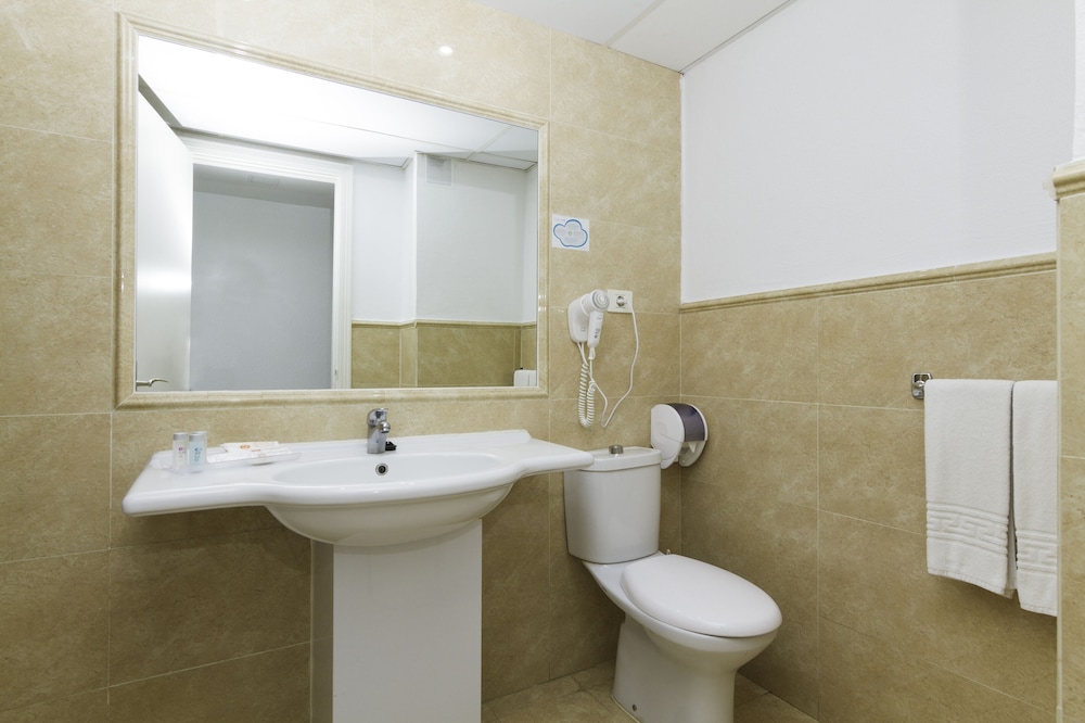 Standard Double Room - Photo 4