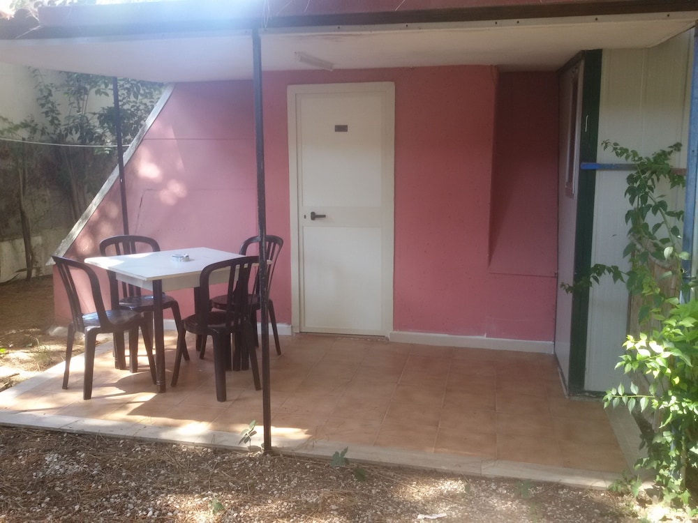 Classic Bungalow, 2 Bedrooms (4 adults ) photo 3