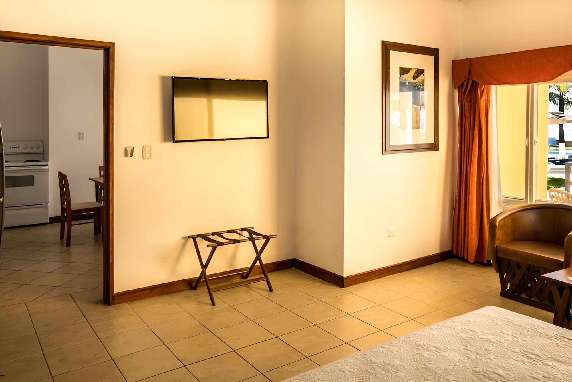Luxury Suite, Kitchen, Beach View, 2nd Floor. photo 1