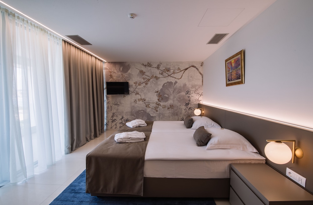 Apartment, 1 Bedroom, Balcony, Sea View photo 2