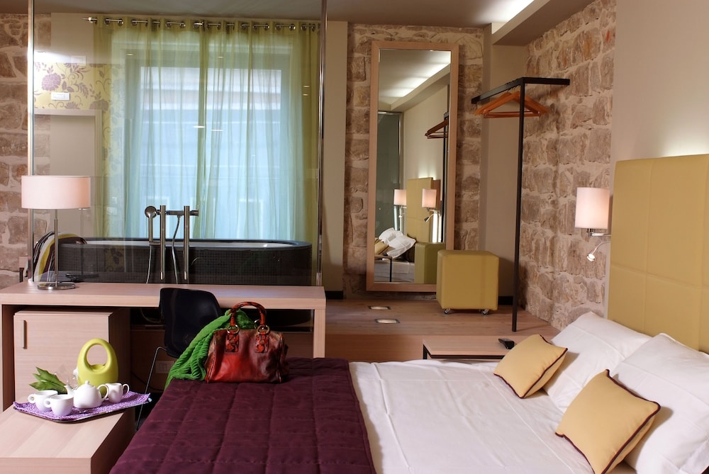 Junior Studio Suite