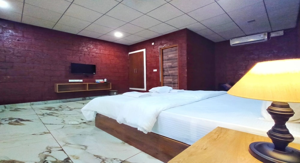 Deluxe Family Room - Photo 17