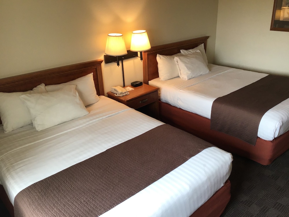 Room, 2 Queen Beds, Accessible, Non Smoking photo 2