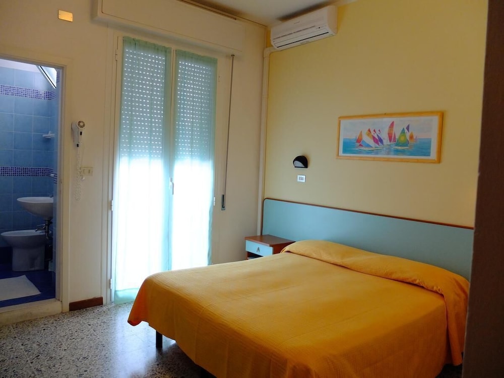 Standard Double Or Twin Room - Photo 1