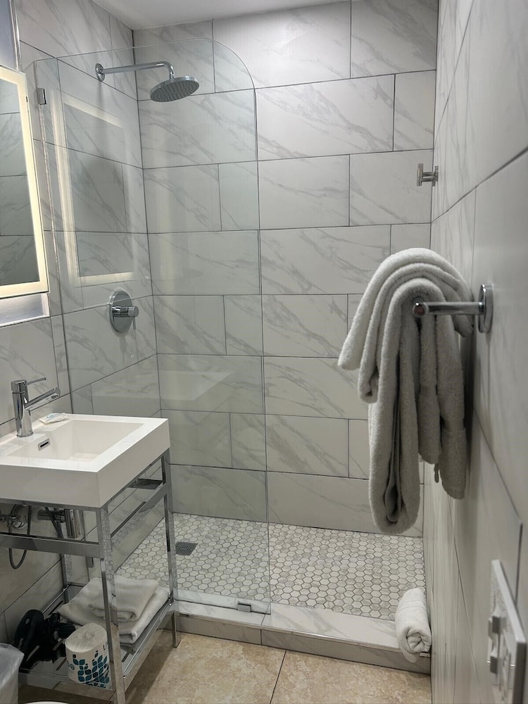Deluxe Two Bedroom Two Bath Suite with Two Queen Beds and One Queens Sleeper Sofa photo 2
