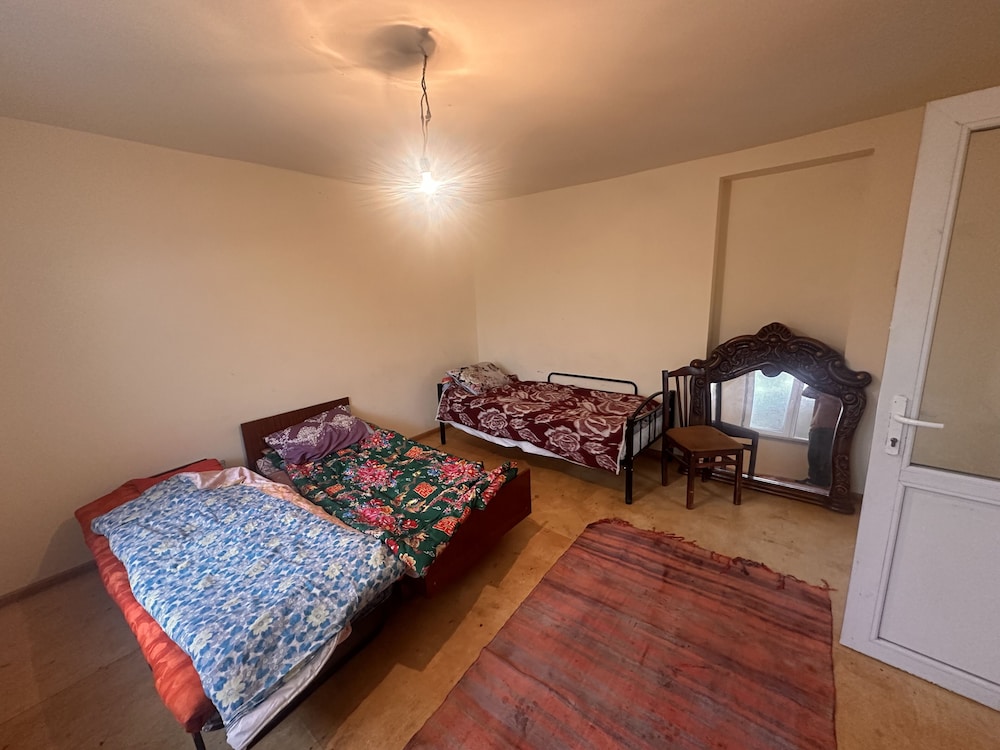 Basic Double or Twin Room - Photo 31