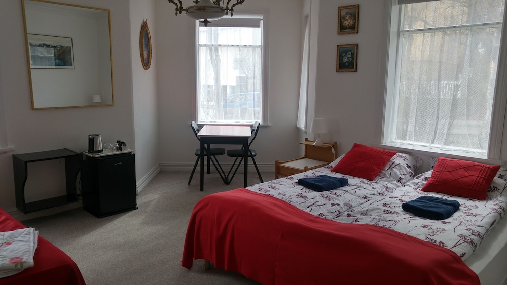 Double Room, Shared Bathroom (Large) photo 1