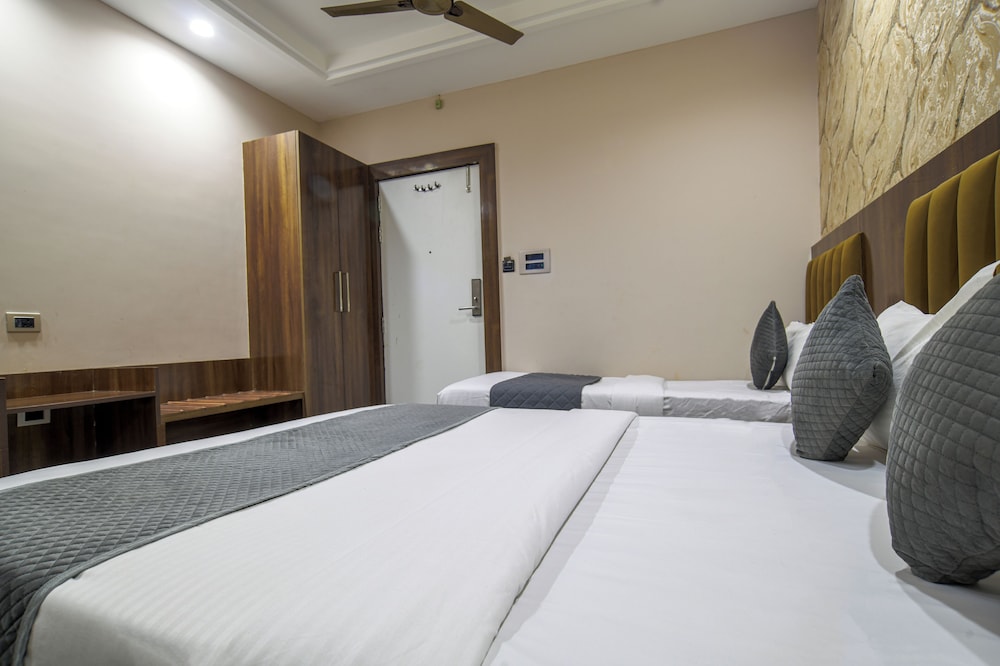 Superior Triple Room photo 3