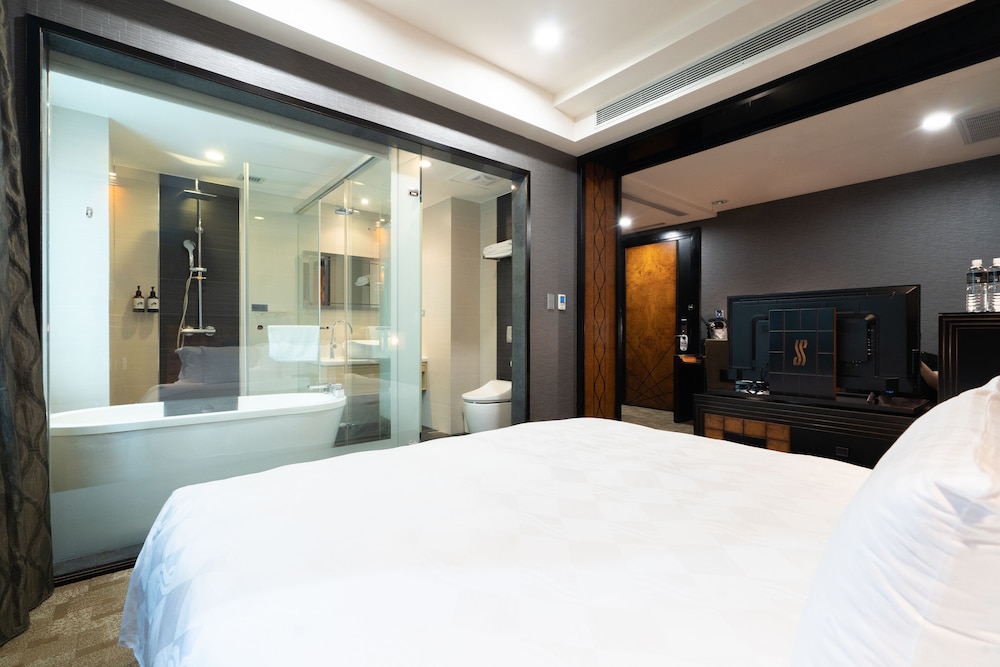 Deluxe Double Room photo 2