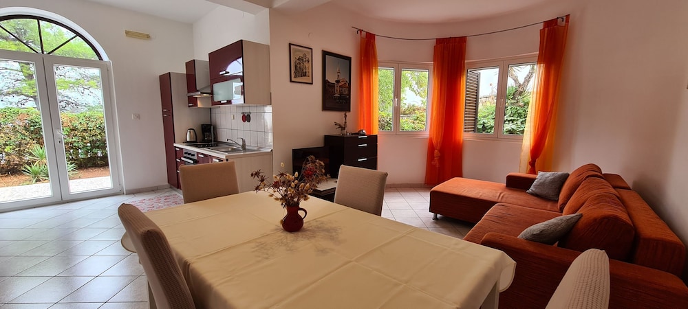 Apartment (A1)