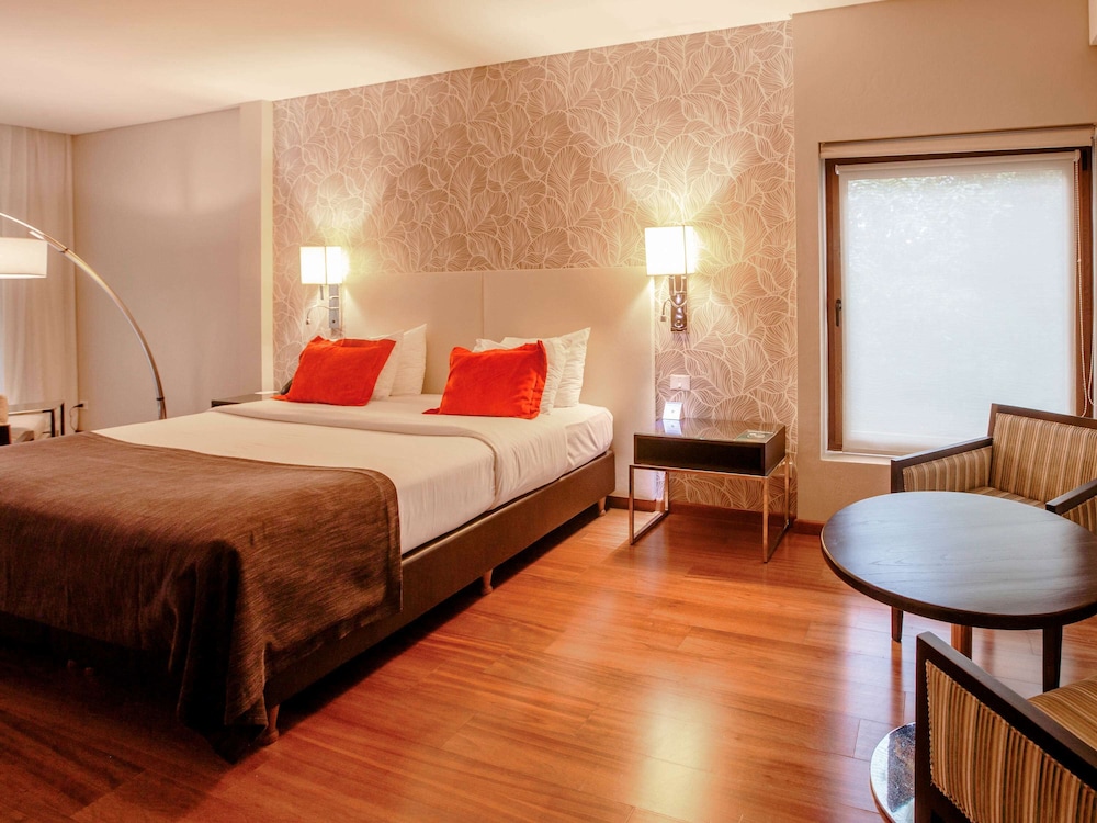 Junior Suite, 1 King Bed with Sofa bed