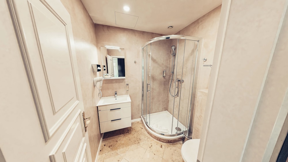 Superior Double or Twin Room, 1 Bedroom - Photo 11