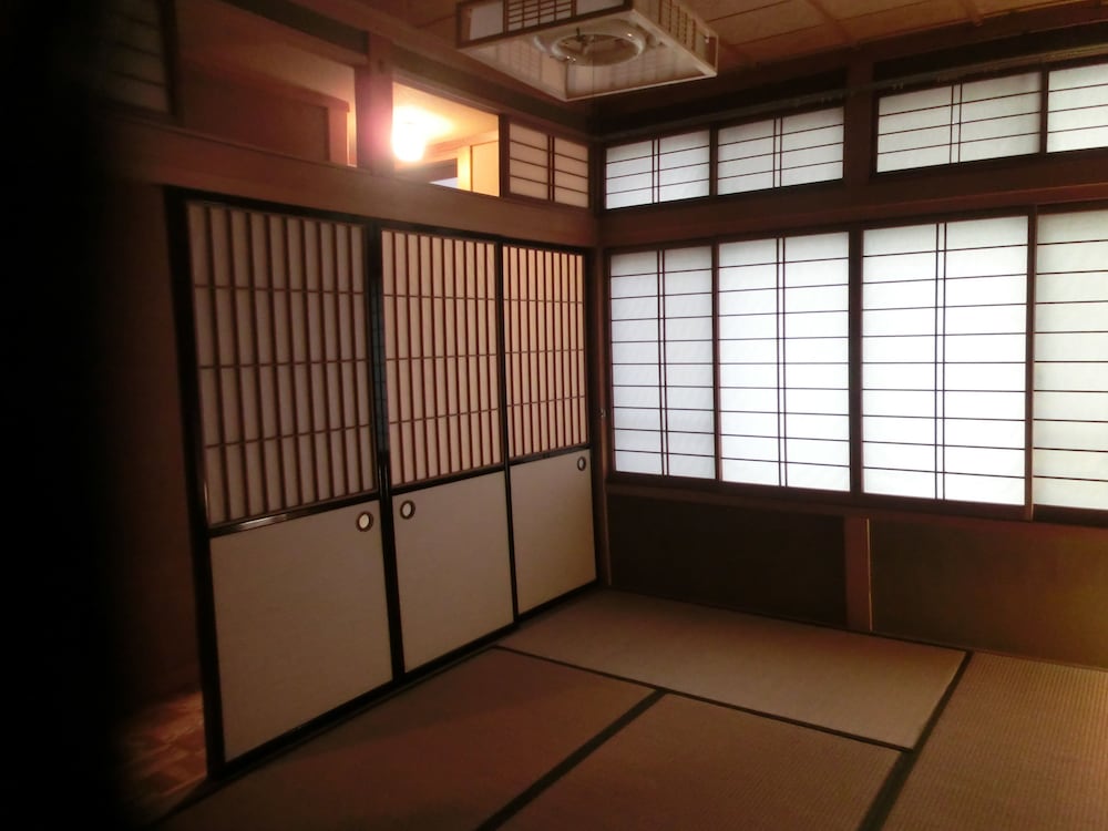 Japanese style room with shared bath and toilet photo 1