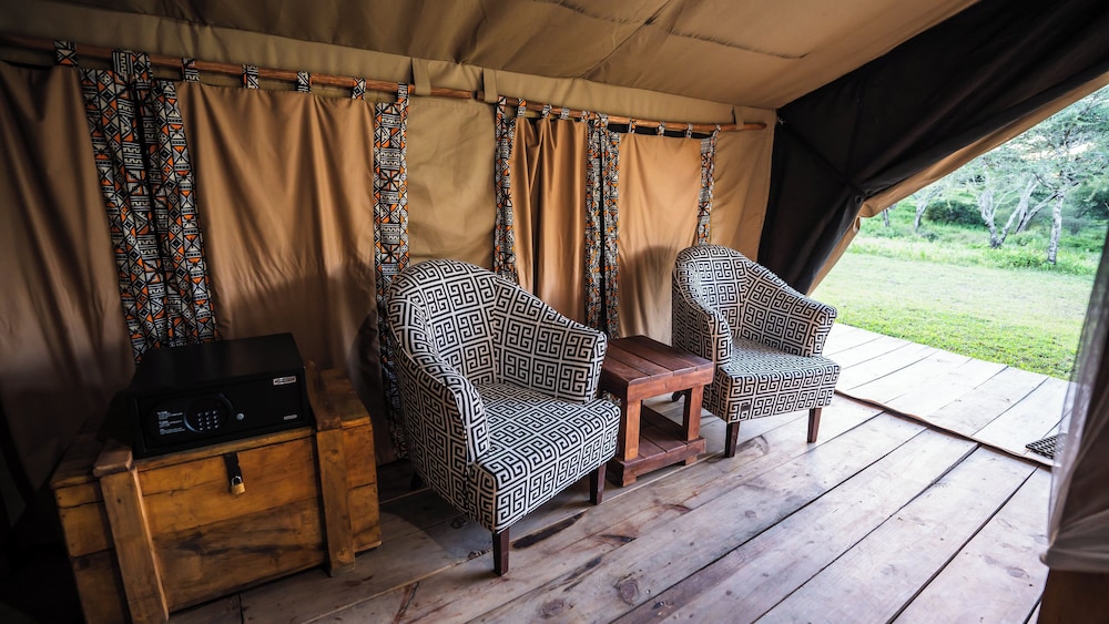 Deluxe Tent, Garden View photo 3