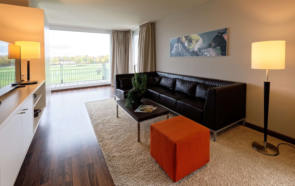 Suite - Photo 4