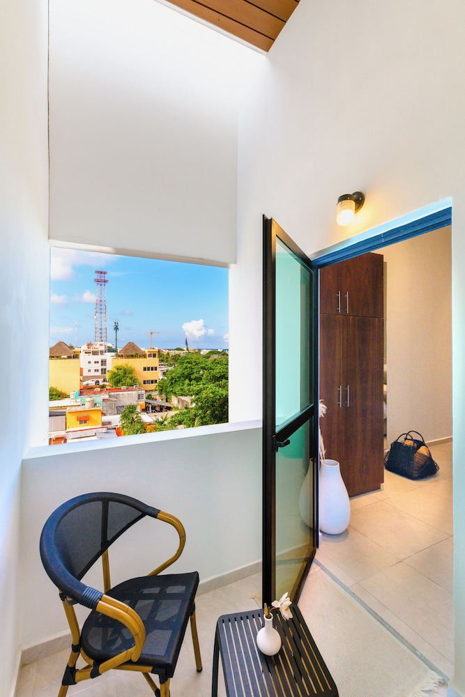 Superior Double Room, 2 Double Beds, Balcony, photo 6