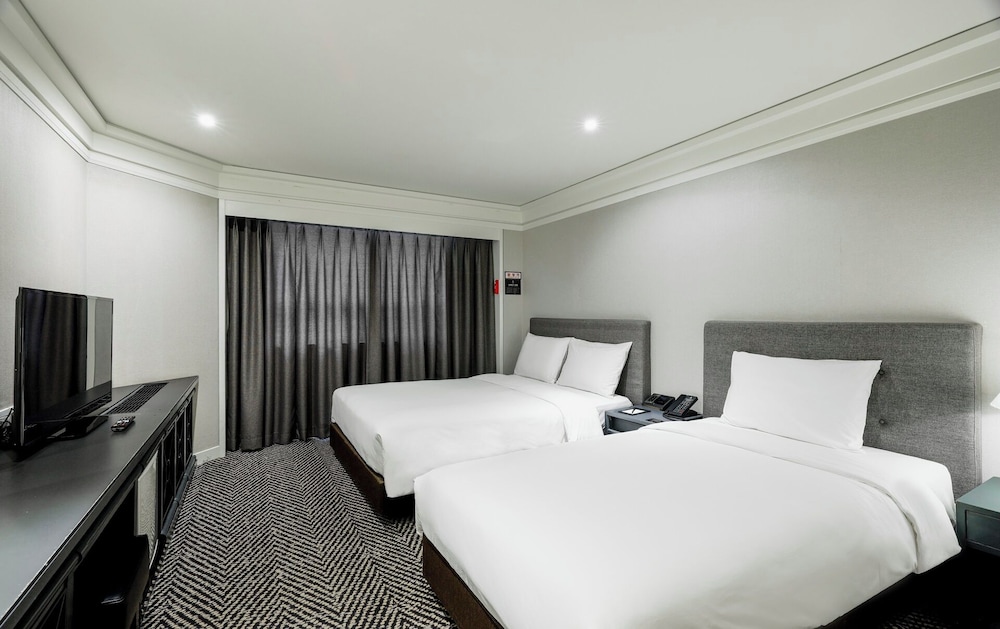 Family Twin Room (Includes Weekday Happy Hour)