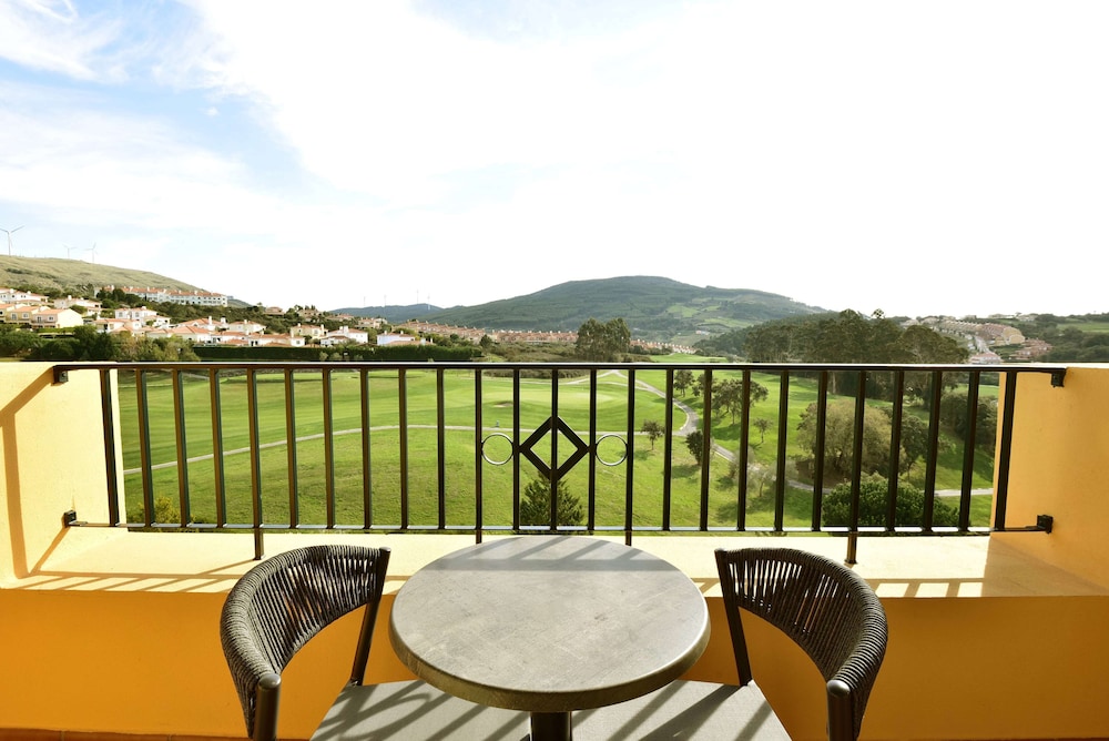 Premium Room, 1 King Bed, Golf View - Photo 14