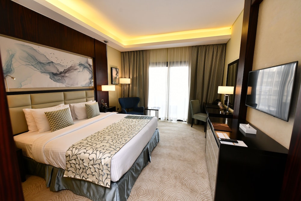 Room, 1 King Bed (Pool Cabana with direct access) - Photo 4