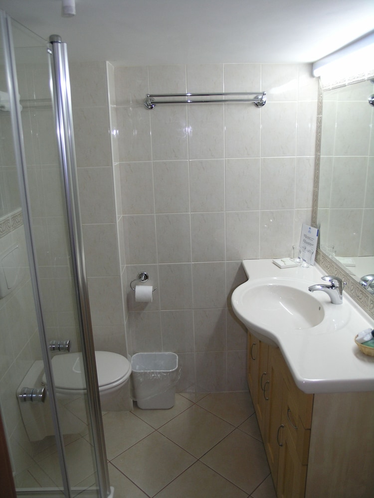 Basic Room, Non Smoking photo 2