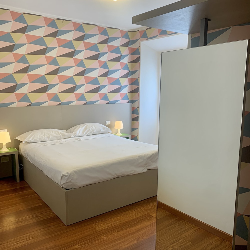 Standard Double Room, Ensuite - Photo 6