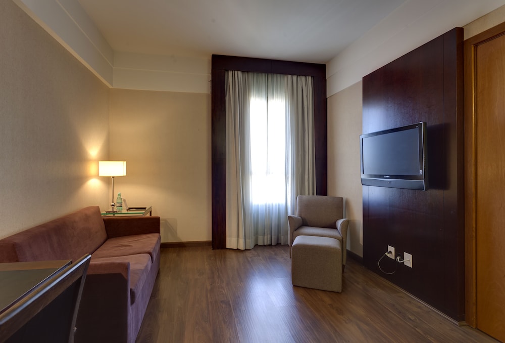 Junior Suite, 1 Double Bed - Photo 4