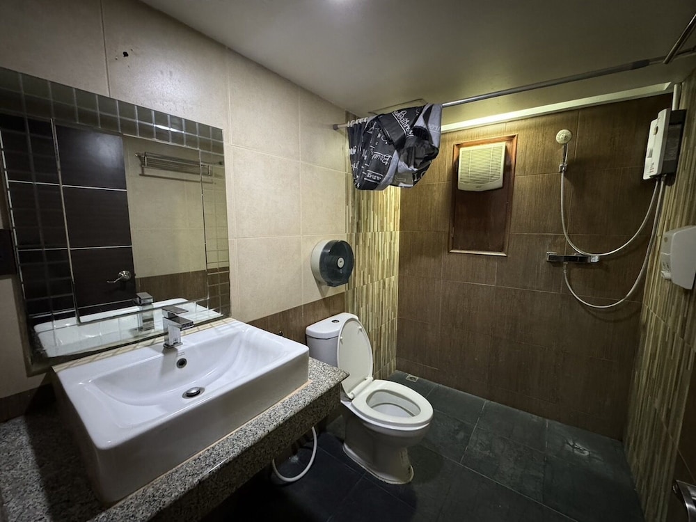 Deluxe Triple Room - Photo 7