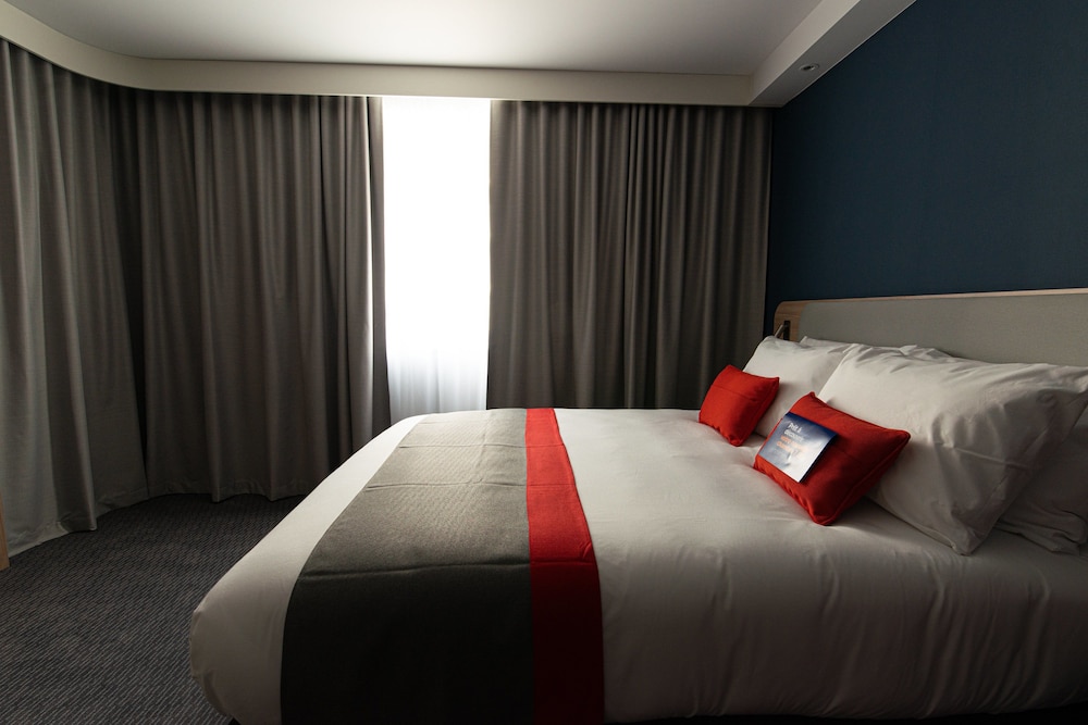 Standard Room, 1 Queen Bed photo 1