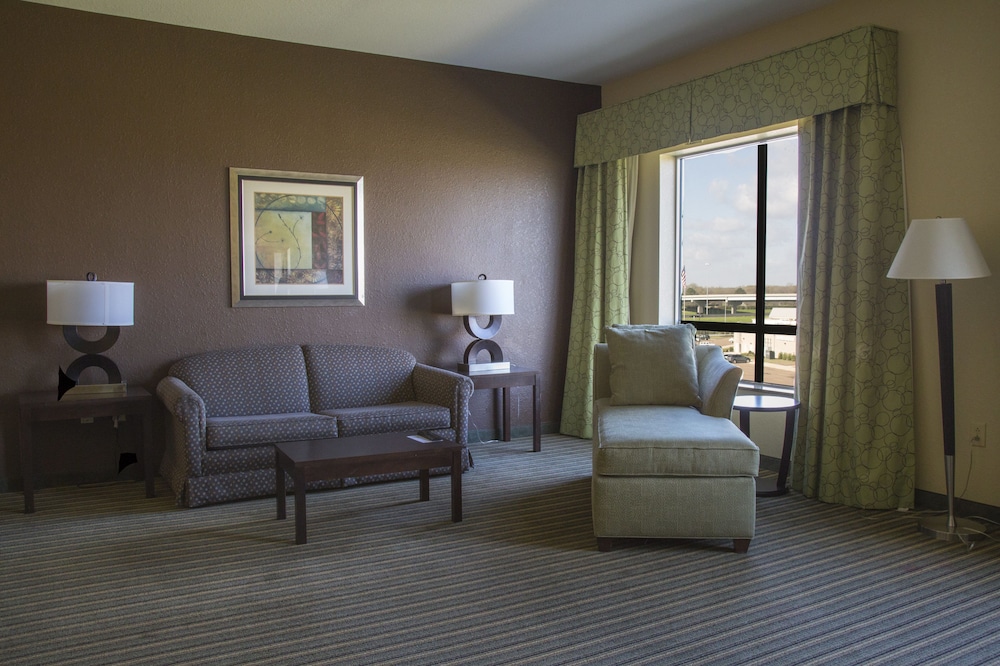 Suite, 1 Bedroom - Photo 1