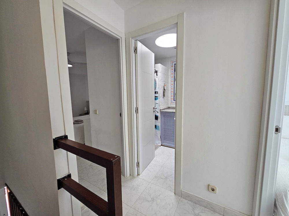 Room, 2 Queen Beds, Non Smoking - Photo 1