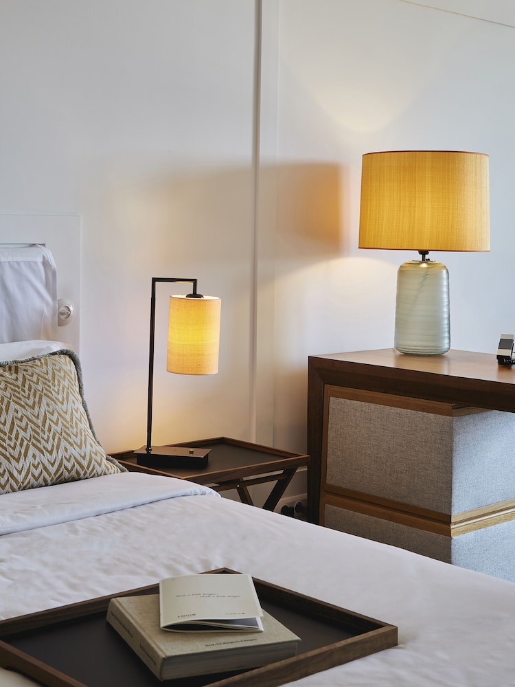 Deluxe Room, Courtyard View