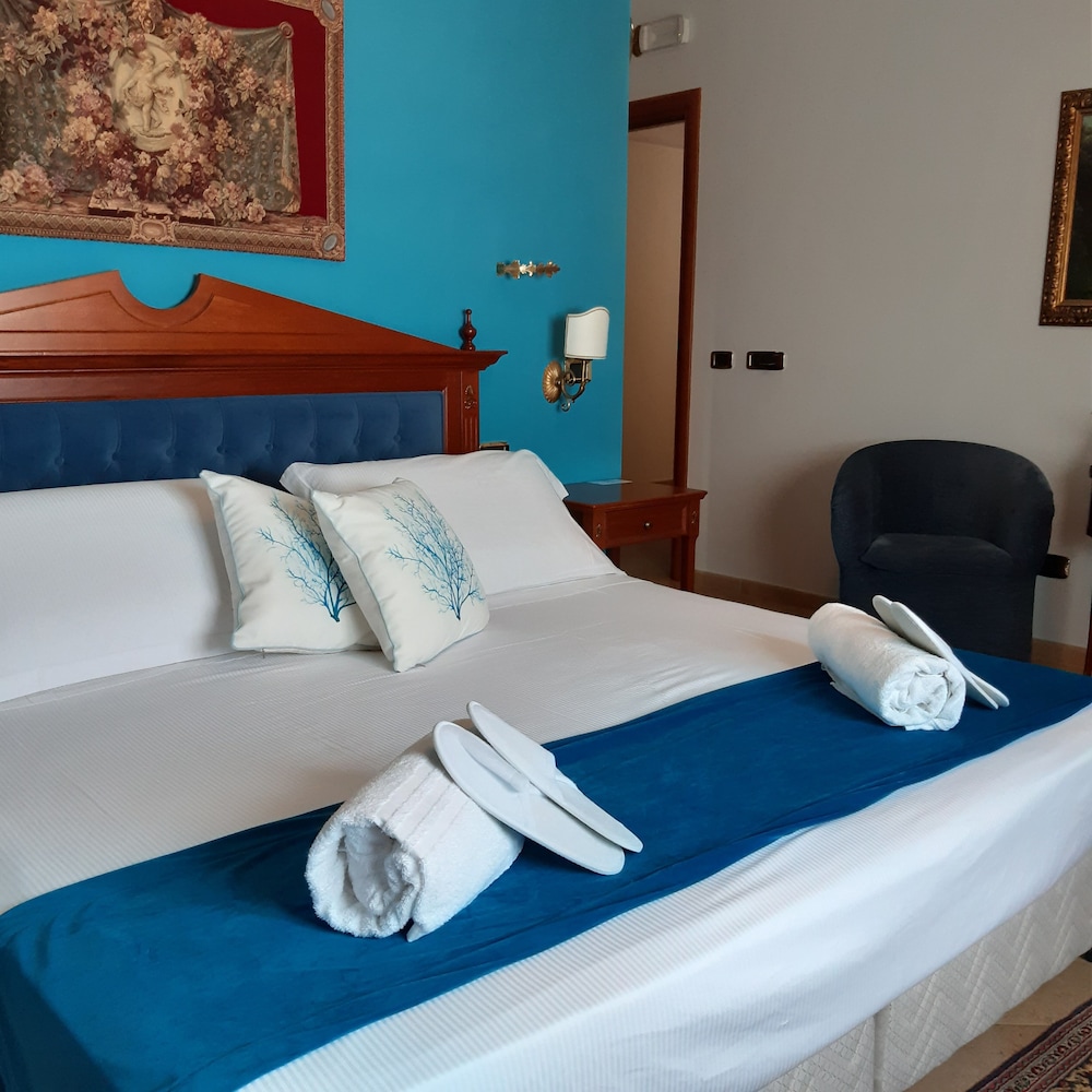 Deluxe Double Room - Photo 2