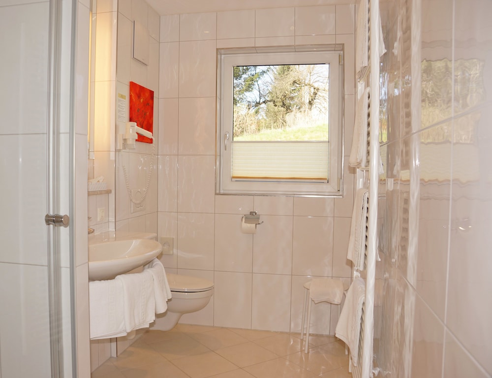 Family Room, Allergy Friendly, Mountain View - Photo 8