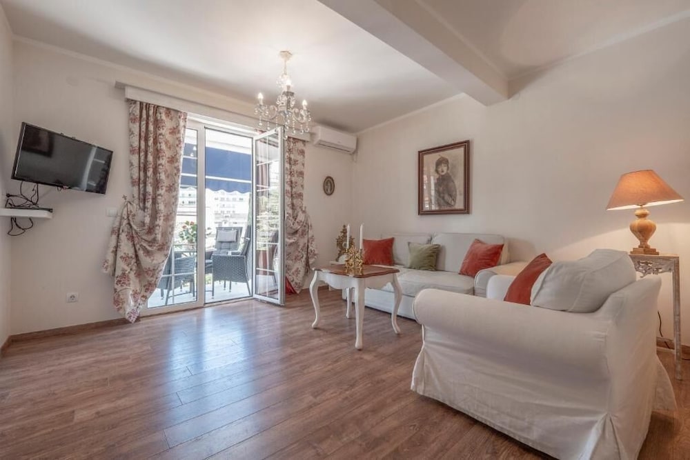 Comfort Apartment (10) - Photo 3
