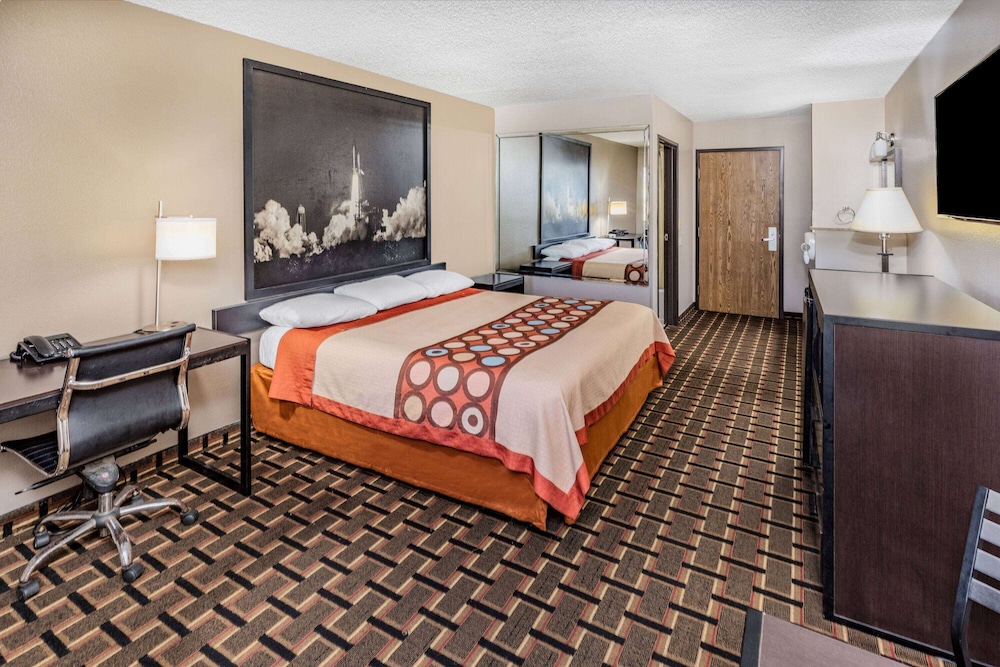 Room, 1 King Bed, Non Smoking - Photo 1