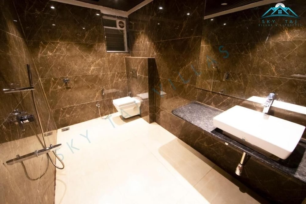 Luxury Villa photo 3